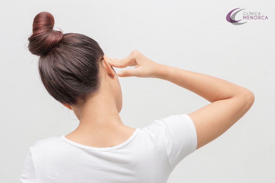 Cómo pegar y corregir las orejas salidas sin cirugía: ¡descubre EarFold™!